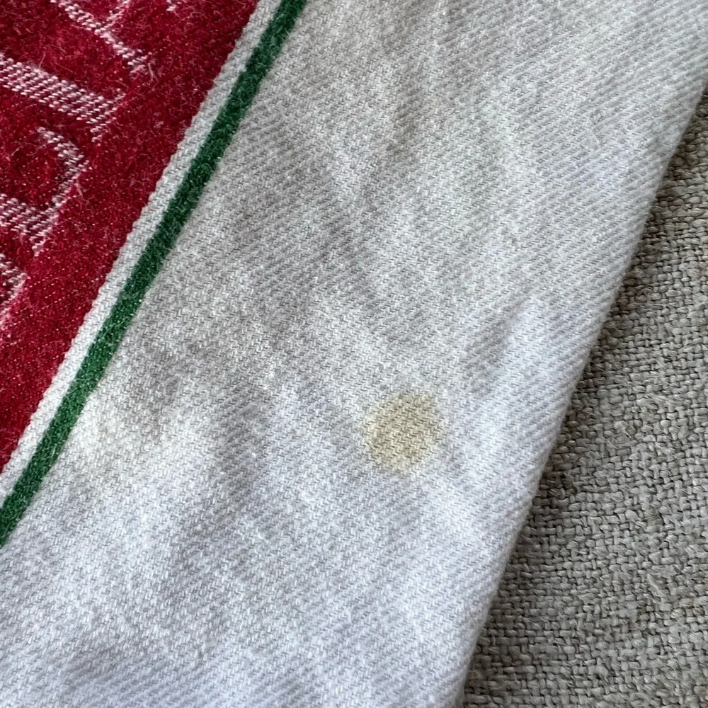 Williams Sonoma Red and Green Kitchen Towels​